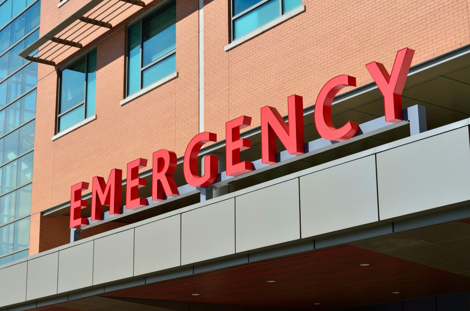 A red ER sign saying "Emergency',